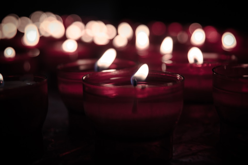 candles-925141_960_720